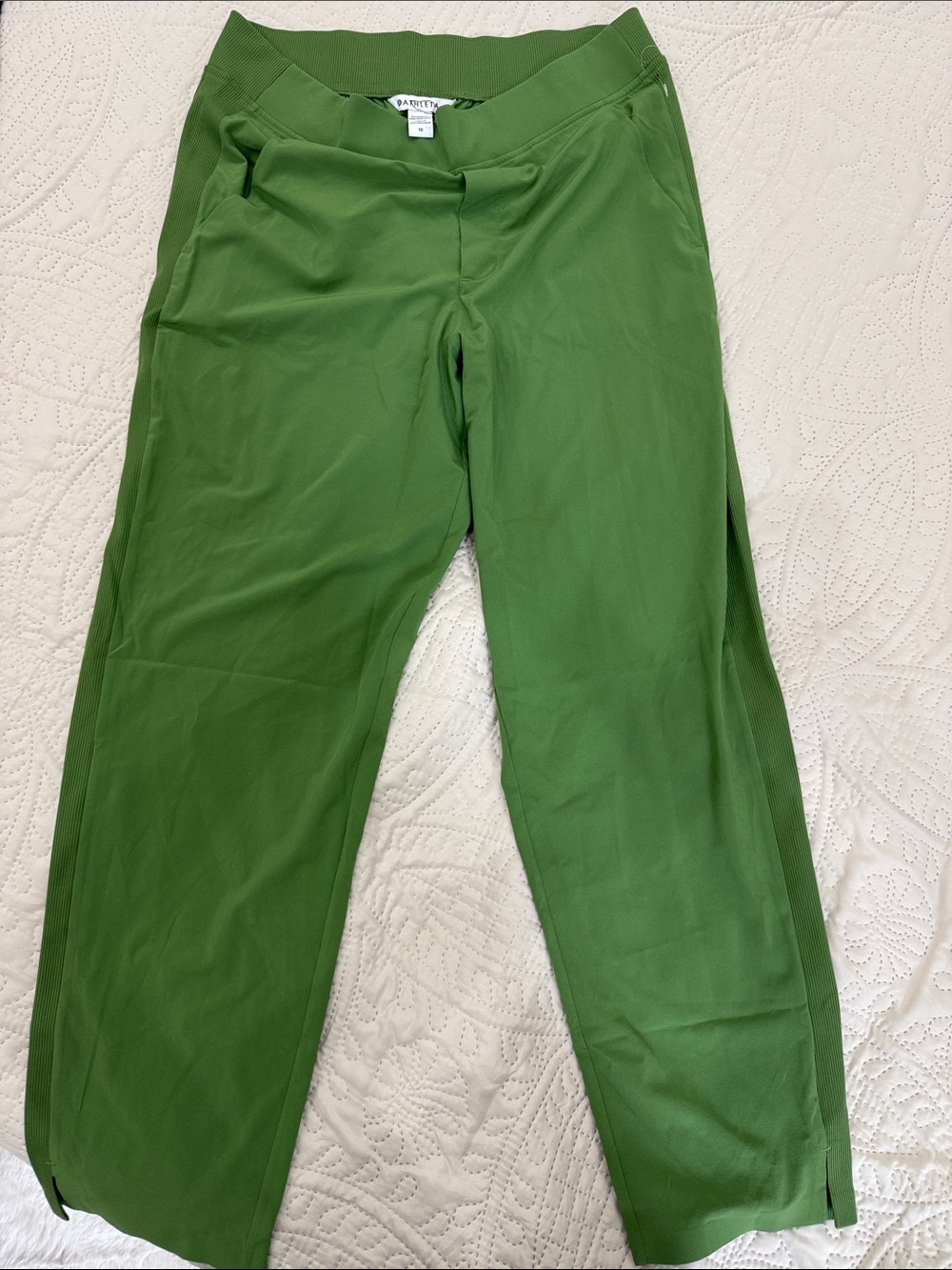 Athleta Green Cropped Stretch Pull-On Pants
